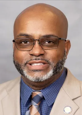Official portrait of Rodney Pierce