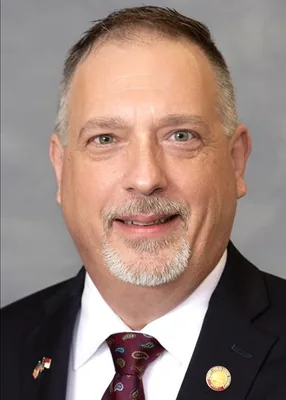Official portrait of Ray Pickett