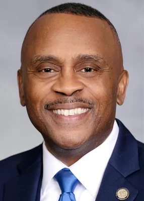 Official portrait of Robert Reives