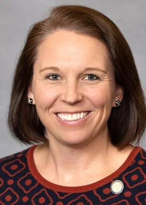 Official portrait of Tracy Clark