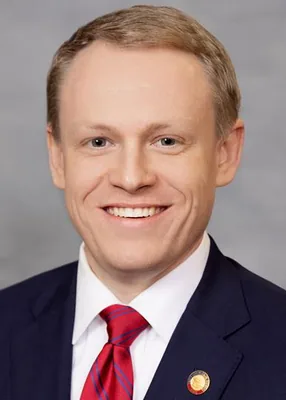 Official portrait of Destin Hall