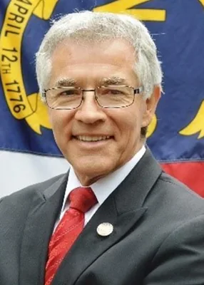 Official portrait of Harry Warren