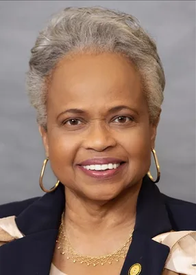 Official portrait of Gladys Robinson