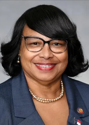Official portrait of Gloristine Brown