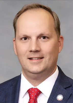 Official portrait of Allen Chesser